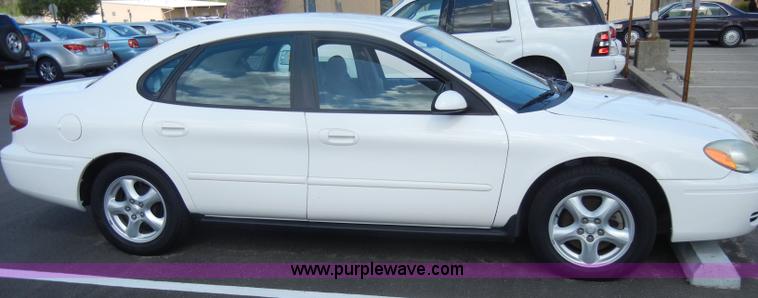 image for item C4367 2004 Ford Tauras SE