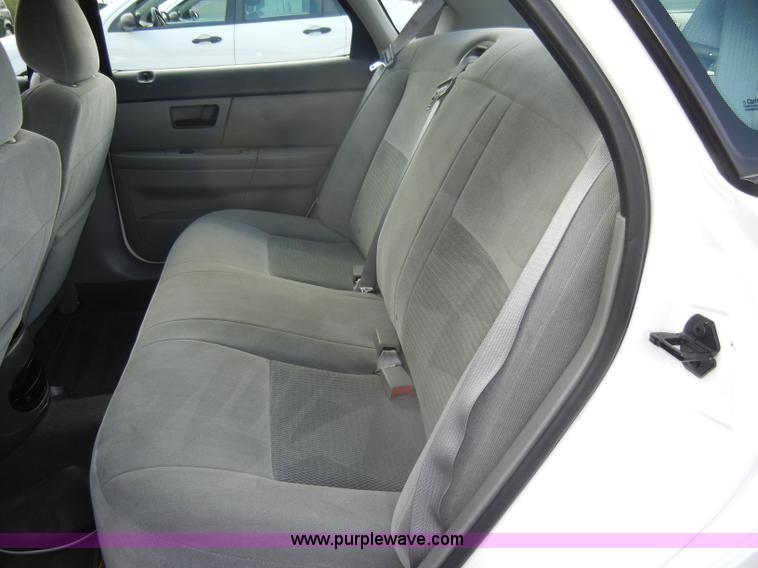 image for item C4367 2004 Ford Tauras SE