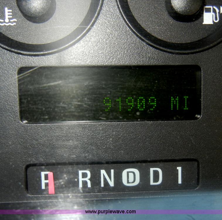 image for item C4367 2004 Ford Tauras SE