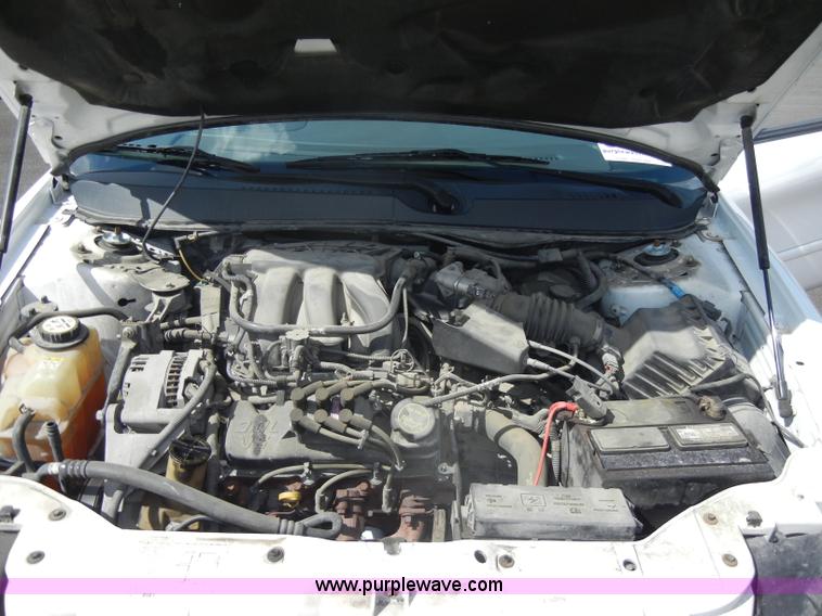 image for item C4367 2004 Ford Tauras SE