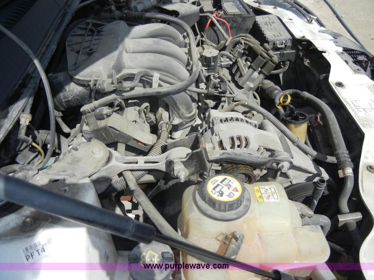 image for item C4367 2004 Ford Tauras SE