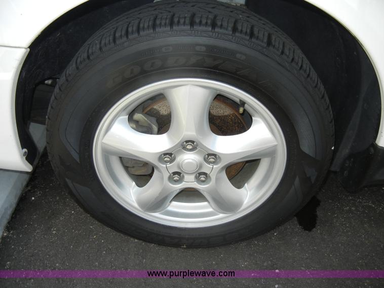 image for item C4367 2004 Ford Tauras SE