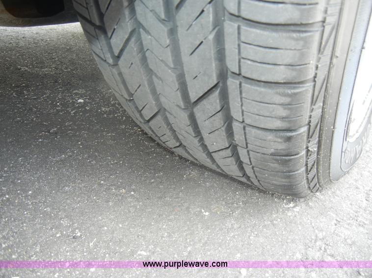 image for item C4367 2004 Ford Tauras SE