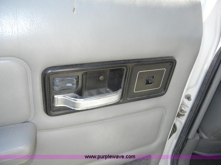 image for item D4022 1995 Jeep Cherokee SE SUV