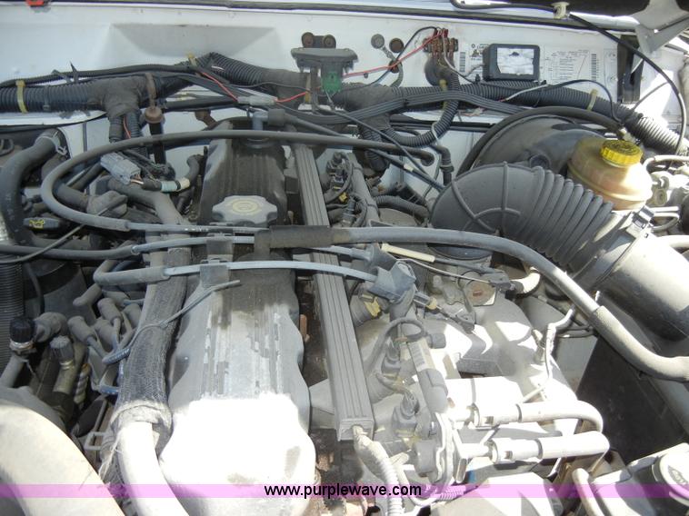 image for item D4022 1995 Jeep Cherokee SE SUV