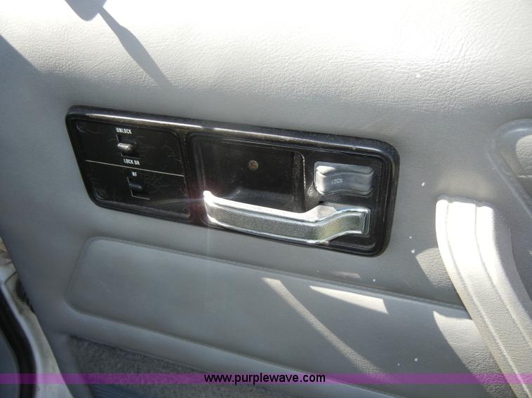 image for item D4022 1995 Jeep Cherokee SE SUV