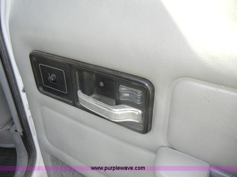 image for item D4022 1995 Jeep Cherokee SE SUV