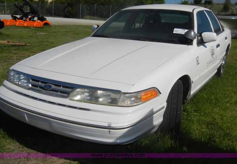 image for item D4023 1996 Ford Crown Victoria
