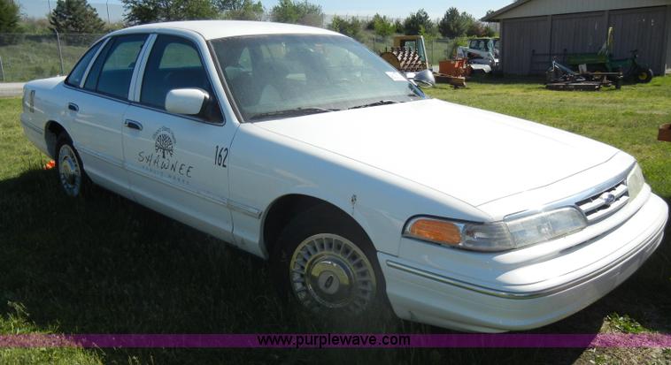 image for item D4023 1996 Ford Crown Victoria
