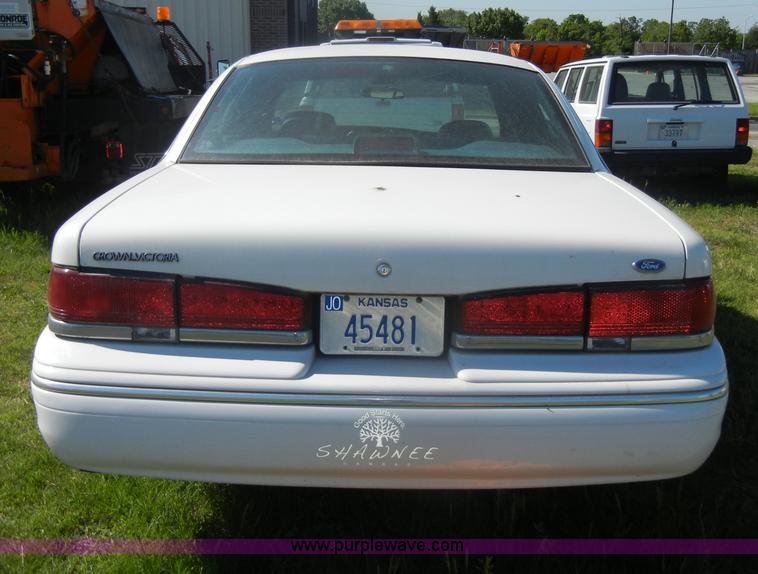 image for item D4023 1996 Ford Crown Victoria