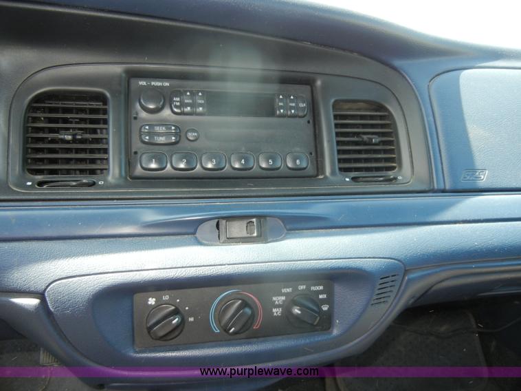 image for item D4023 1996 Ford Crown Victoria