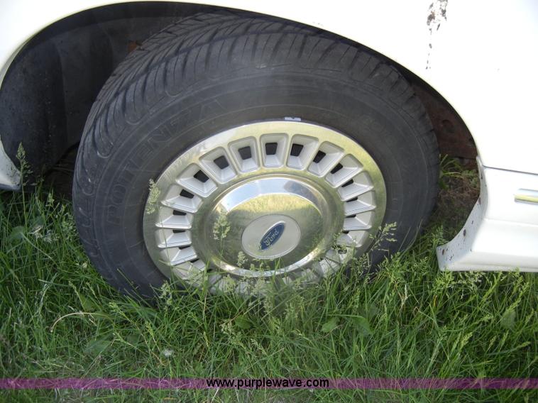 image for item D4023 1996 Ford Crown Victoria