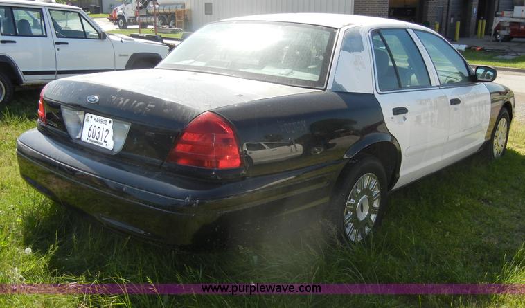image for item D4024 2003 Ford Crown Victoria Police Interceptor