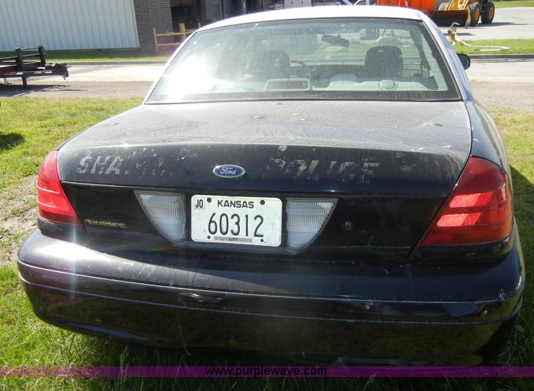 image for item D4024 2003 Ford Crown Victoria Police Interceptor