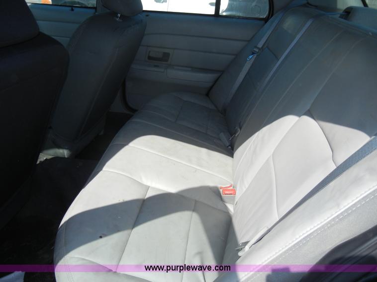 image for item D4024 2003 Ford Crown Victoria Police Interceptor