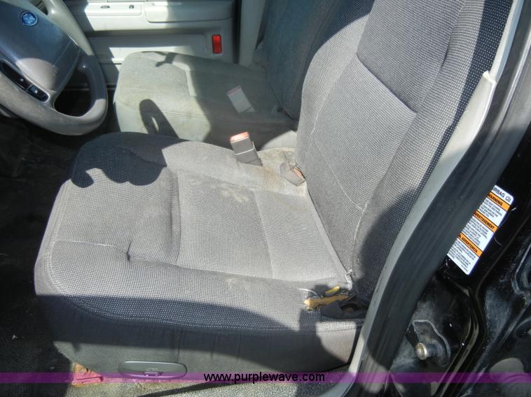 image for item D4024 2003 Ford Crown Victoria Police Interceptor