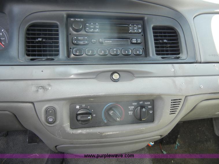 image for item D4024 2003 Ford Crown Victoria Police Interceptor