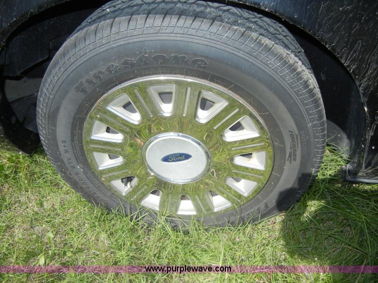 image for item D4024 2003 Ford Crown Victoria Police Interceptor