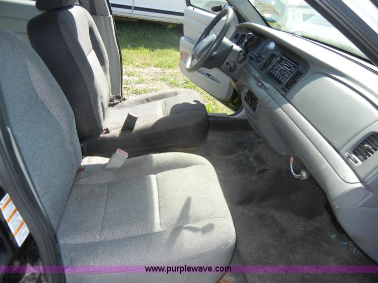 image for item D4024 2003 Ford Crown Victoria Police Interceptor