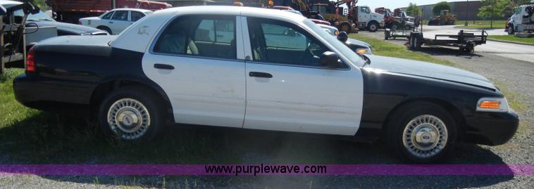 image for item D4025 2001 Ford Crown Victoria Police Interceptor