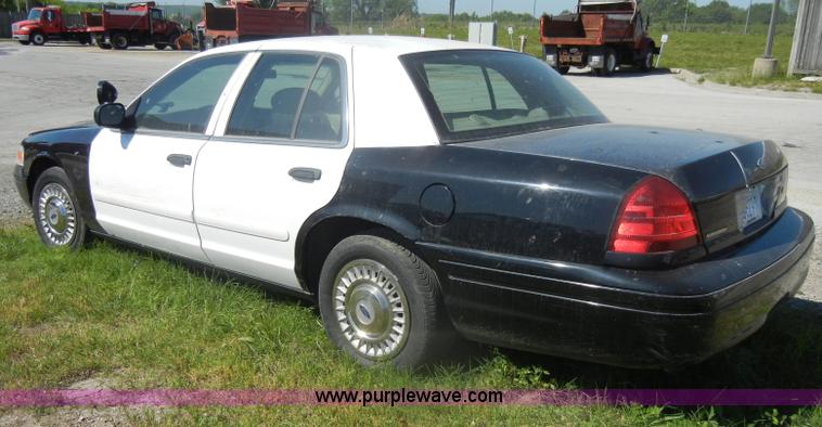 image for item D4025 2001 Ford Crown Victoria Police Interceptor