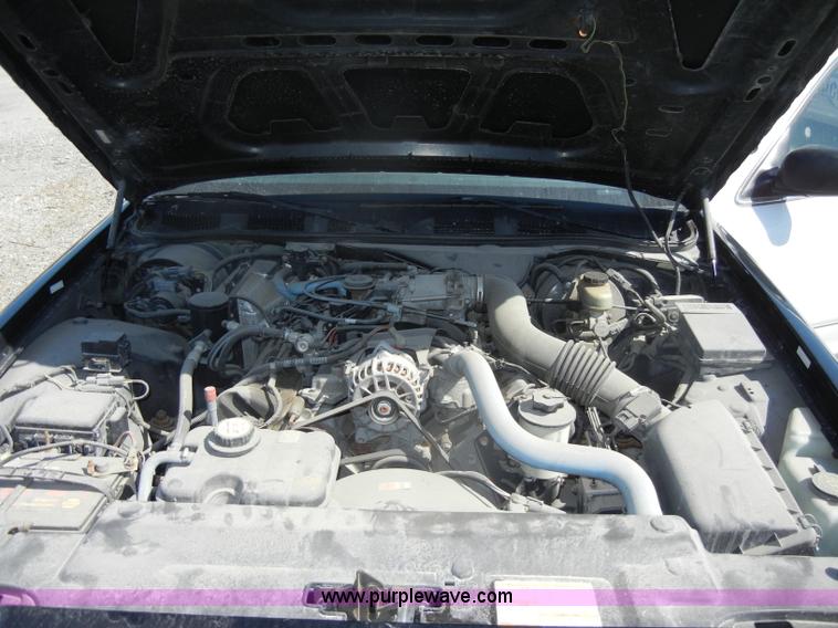 image for item D4025 2001 Ford Crown Victoria Police Interceptor