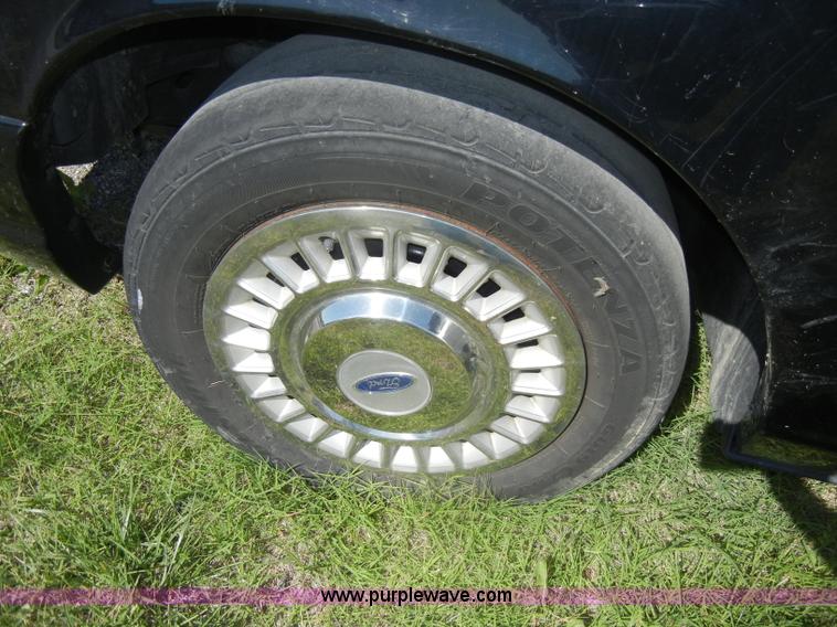 image for item D4025 2001 Ford Crown Victoria Police Interceptor