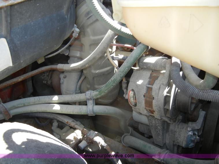 image for item D4026 1996 International 4900 semi truck