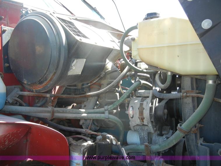 image for item D4026 1996 International 4900 semi truck