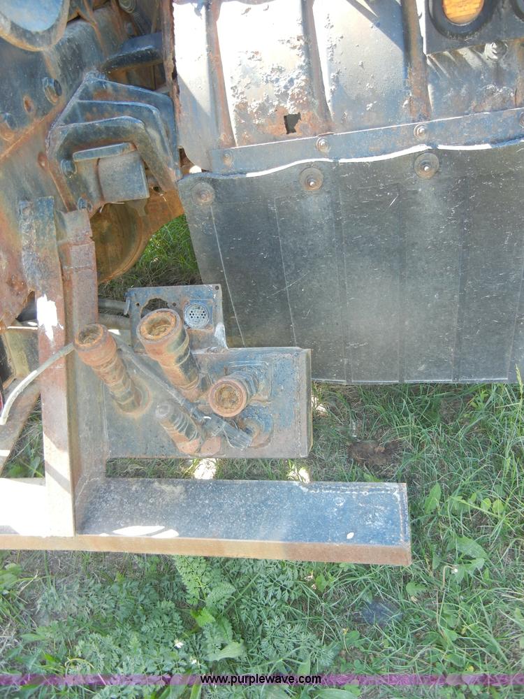 image for item D4026 1996 International 4900 semi truck