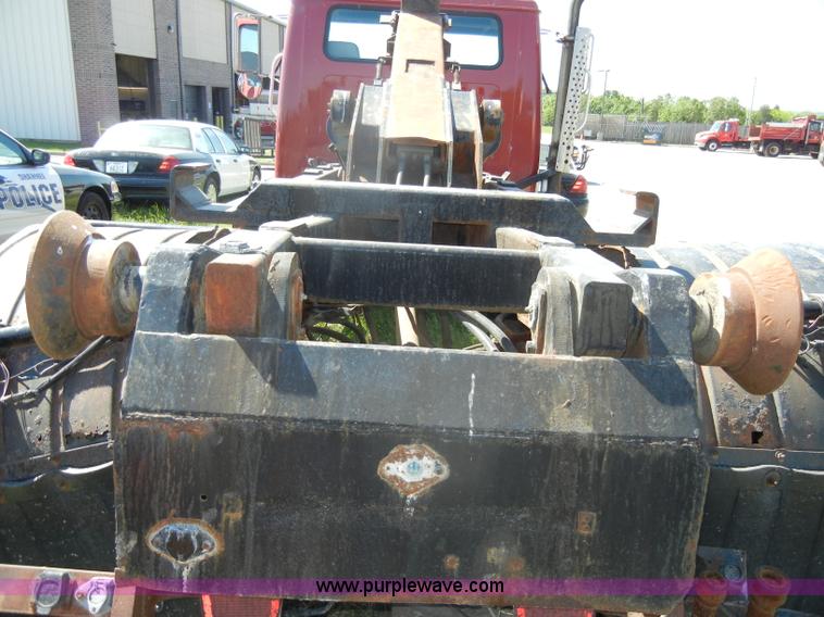 image for item D4026 1996 International 4900 semi truck