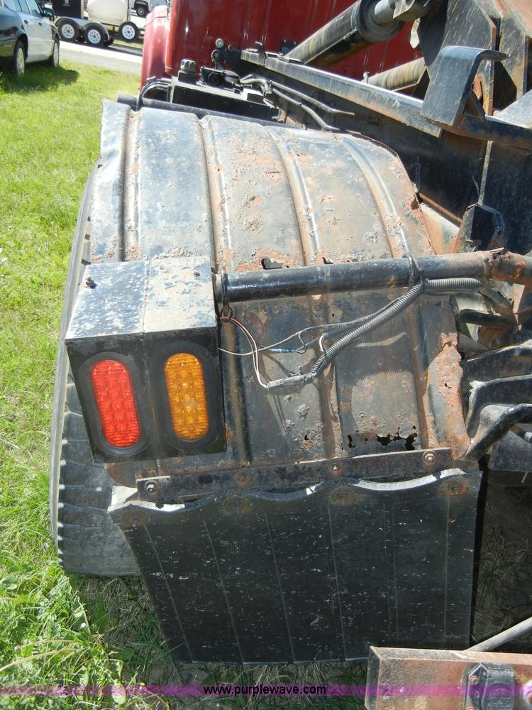 image for item D4026 1996 International 4900 semi truck