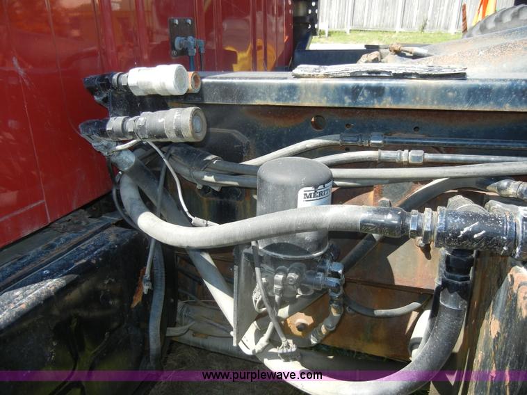 image for item D4026 1996 International 4900 semi truck