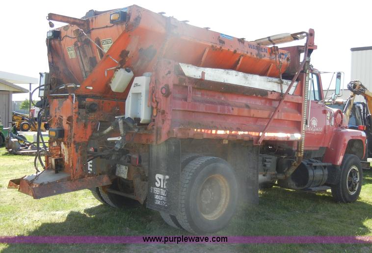 image for item D4034 1992 Ford L8000 dump truck