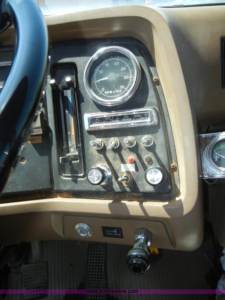 image for item D4034 1992 Ford L8000 dump truck