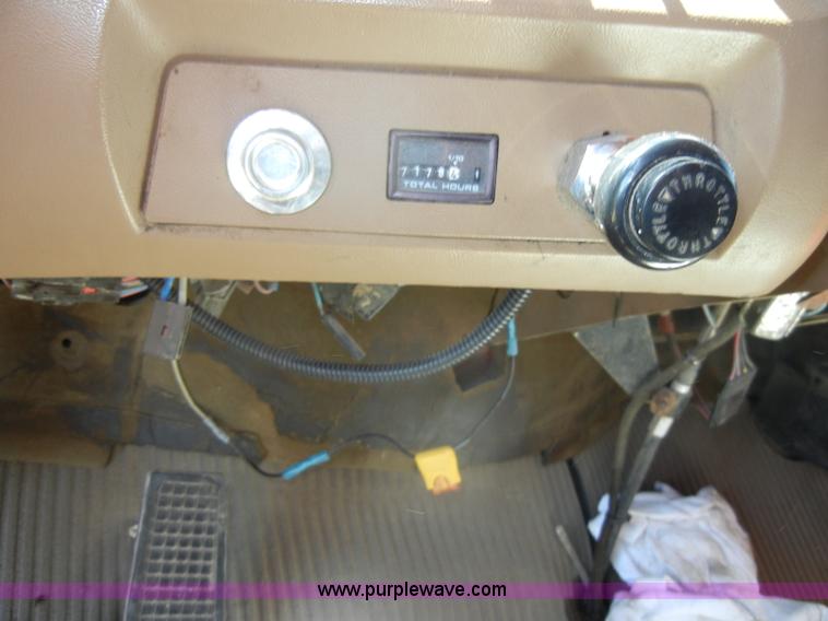 image for item D4034 1992 Ford L8000 dump truck