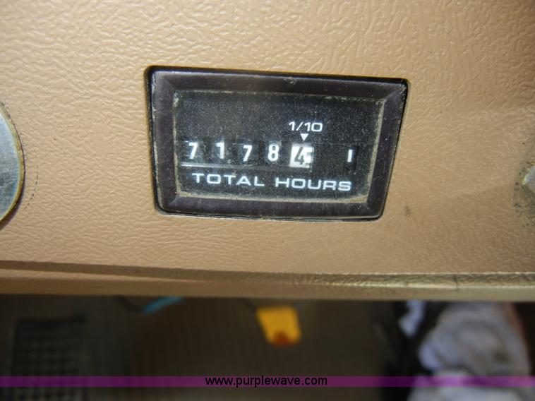 image for item D4034 1992 Ford L8000 dump truck