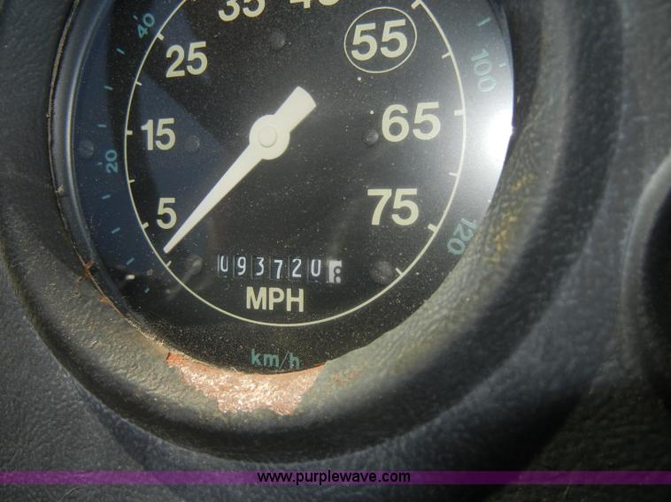 image for item D4034 1992 Ford L8000 dump truck