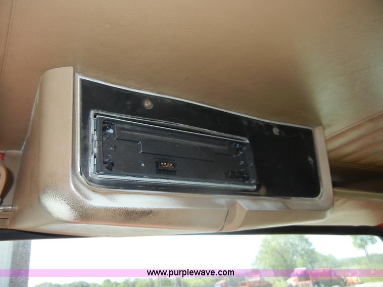 image for item D4034 1992 Ford L8000 dump truck