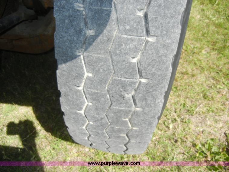 image for item D4034 1992 Ford L8000 dump truck