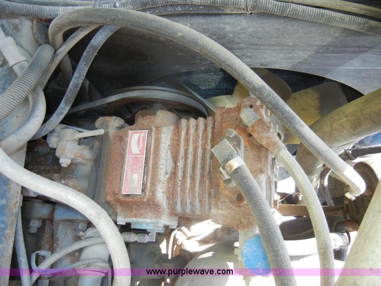 image for item D4034 1992 Ford L8000 dump truck