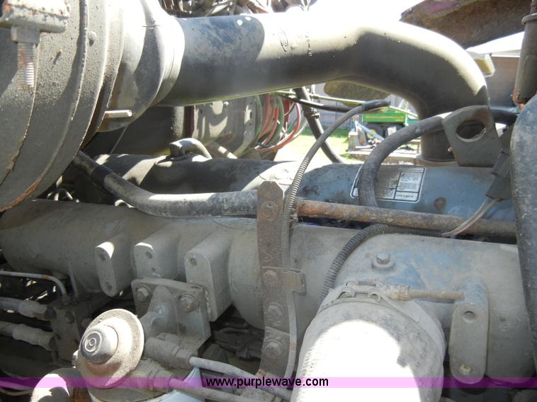 image for item D4034 1992 Ford L8000 dump truck