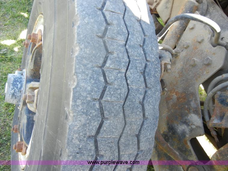 image for item D4034 1992 Ford L8000 dump truck