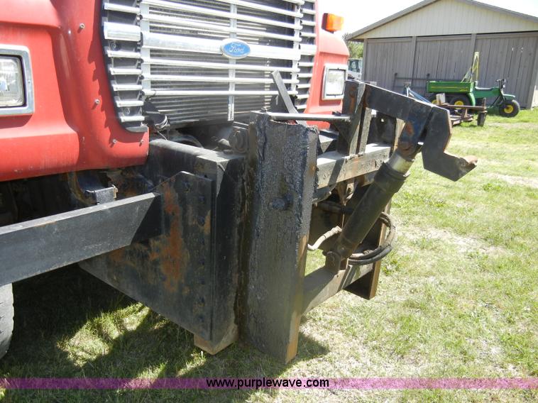 image for item D4034 1992 Ford L8000 dump truck