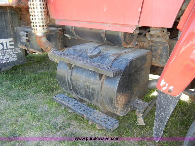 image for item D4034 1992 Ford L8000 dump truck