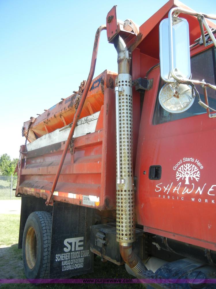 image for item D4034 1992 Ford L8000 dump truck