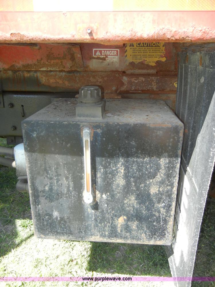 image for item D4034 1992 Ford L8000 dump truck