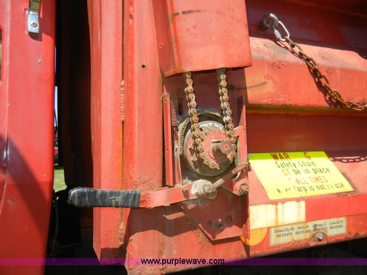 image for item D4034 1992 Ford L8000 dump truck