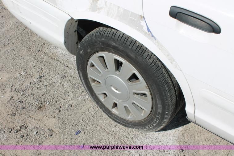 image for item D7874 2007 Ford Crown Victoria Police Interceptor