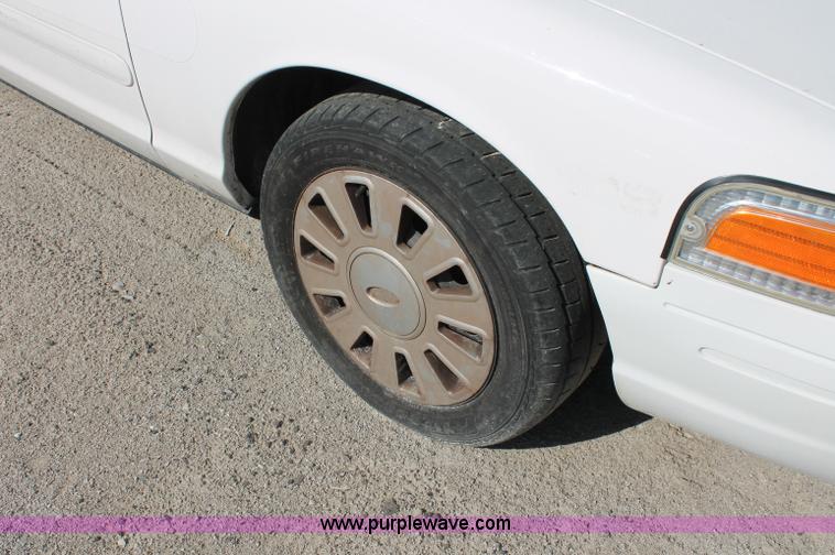 image for item D7874 2007 Ford Crown Victoria Police Interceptor